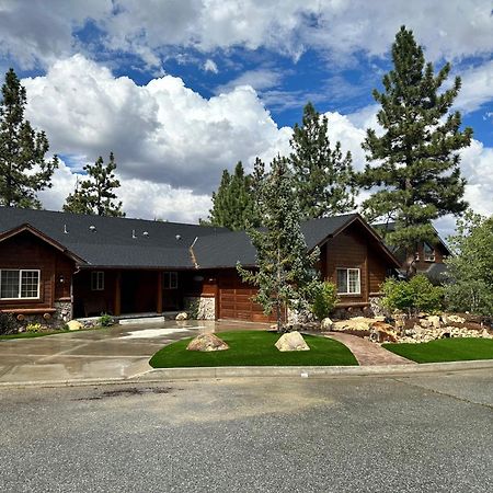Custom Single Story Cabin With Jacuzzi Pool Table & Big Game Room With Arcade Games Big Bear Lake Zewnętrze zdjęcie