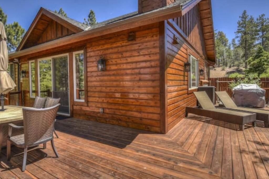 Custom Single Story Cabin With Jacuzzi Pool Table & Big Game Room With Arcade Games Big Bear Lake Zewnętrze zdjęcie