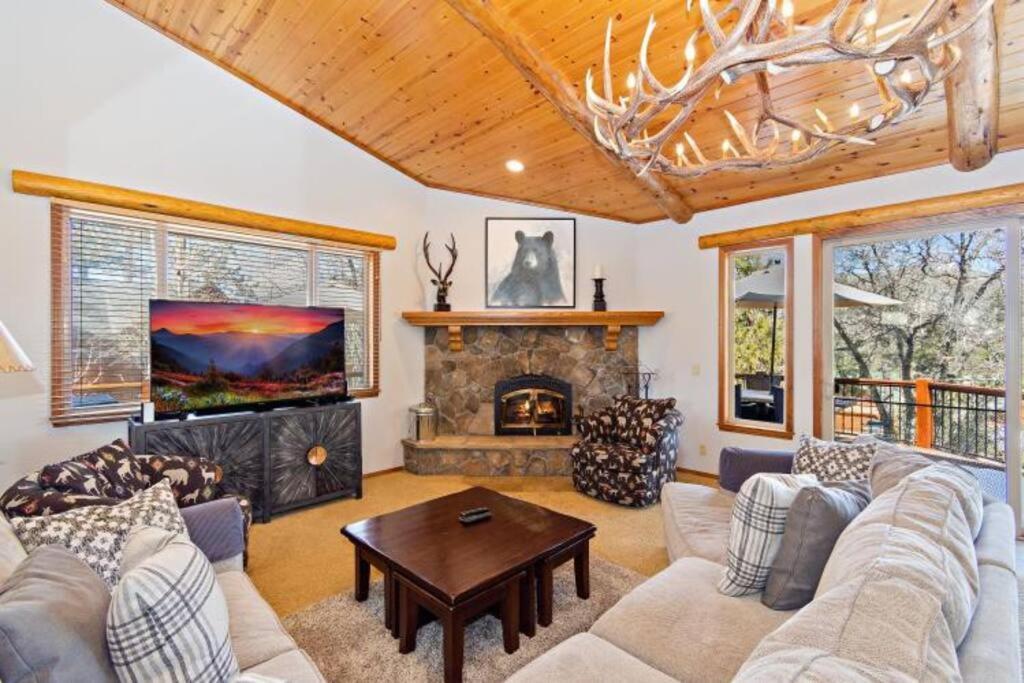 Custom Single Story Cabin With Jacuzzi Pool Table & Big Game Room With Arcade Games Big Bear Lake Zewnętrze zdjęcie