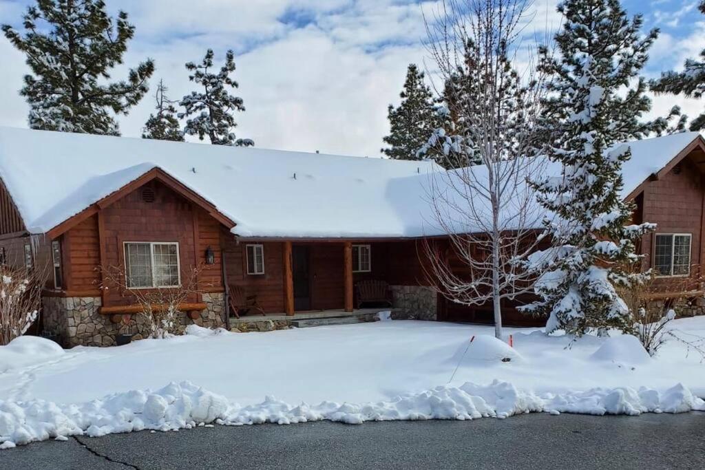 Custom Single Story Cabin With Jacuzzi Pool Table & Big Game Room With Arcade Games Big Bear Lake Zewnętrze zdjęcie