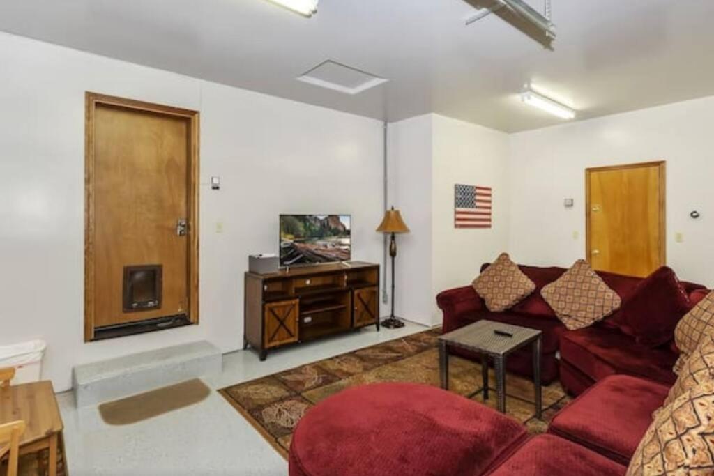 Custom Single Story Cabin With Jacuzzi Pool Table & Big Game Room With Arcade Games Big Bear Lake Zewnętrze zdjęcie