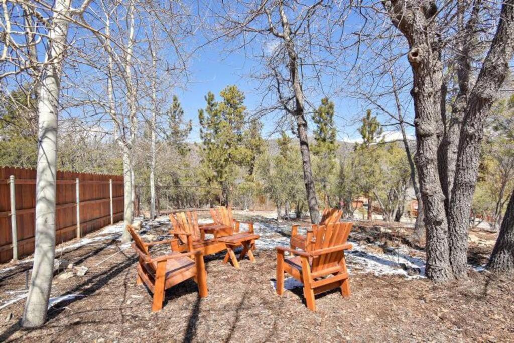 Custom Single Story Cabin With Jacuzzi Pool Table & Big Game Room With Arcade Games Big Bear Lake Zewnętrze zdjęcie