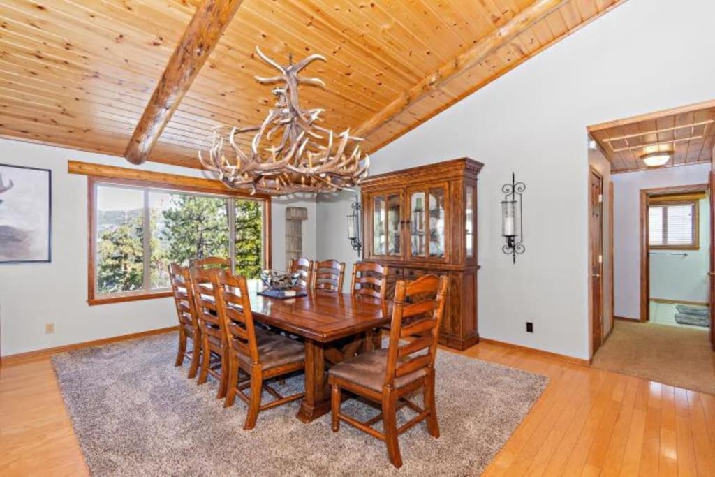 Custom Single Story Cabin With Jacuzzi Pool Table & Big Game Room With Arcade Games Big Bear Lake Zewnętrze zdjęcie
