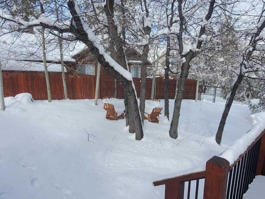 Custom Single Story Cabin With Jacuzzi Pool Table & Big Game Room With Arcade Games Big Bear Lake Zewnętrze zdjęcie