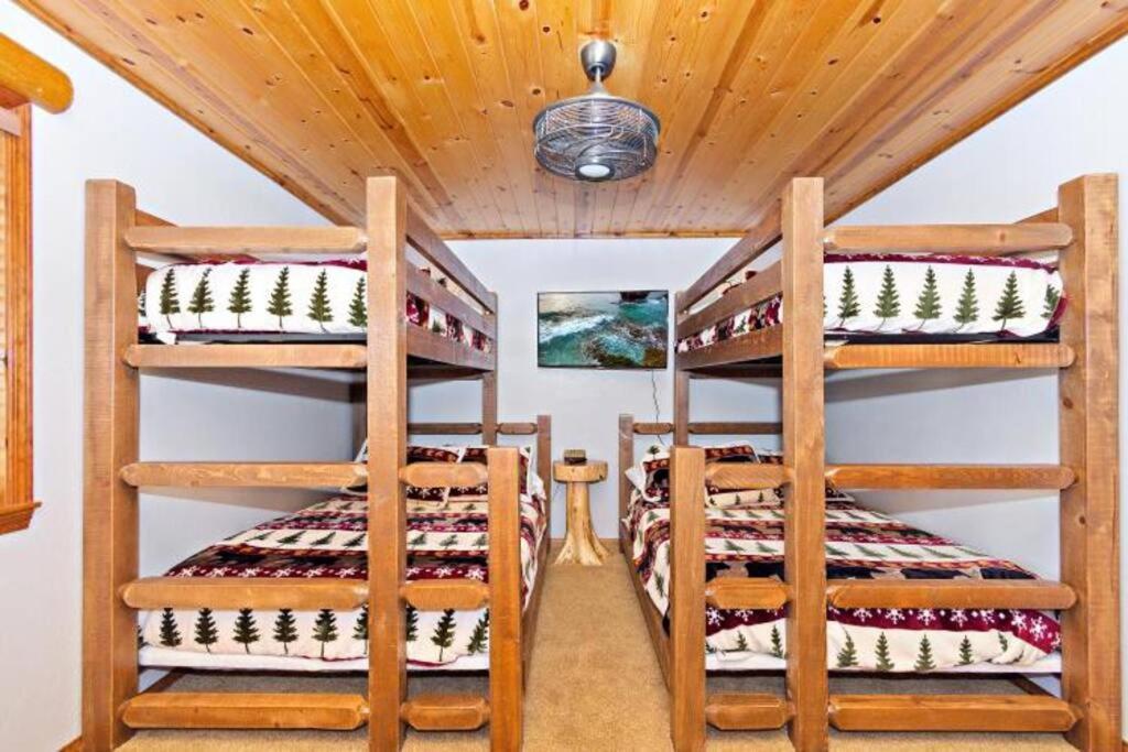 Custom Single Story Cabin With Jacuzzi Pool Table & Big Game Room With Arcade Games Big Bear Lake Zewnętrze zdjęcie