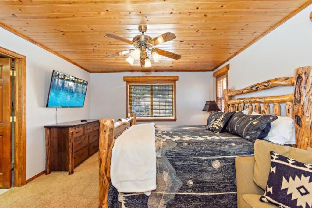 Custom Single Story Cabin With Jacuzzi Pool Table & Big Game Room With Arcade Games Big Bear Lake Zewnętrze zdjęcie